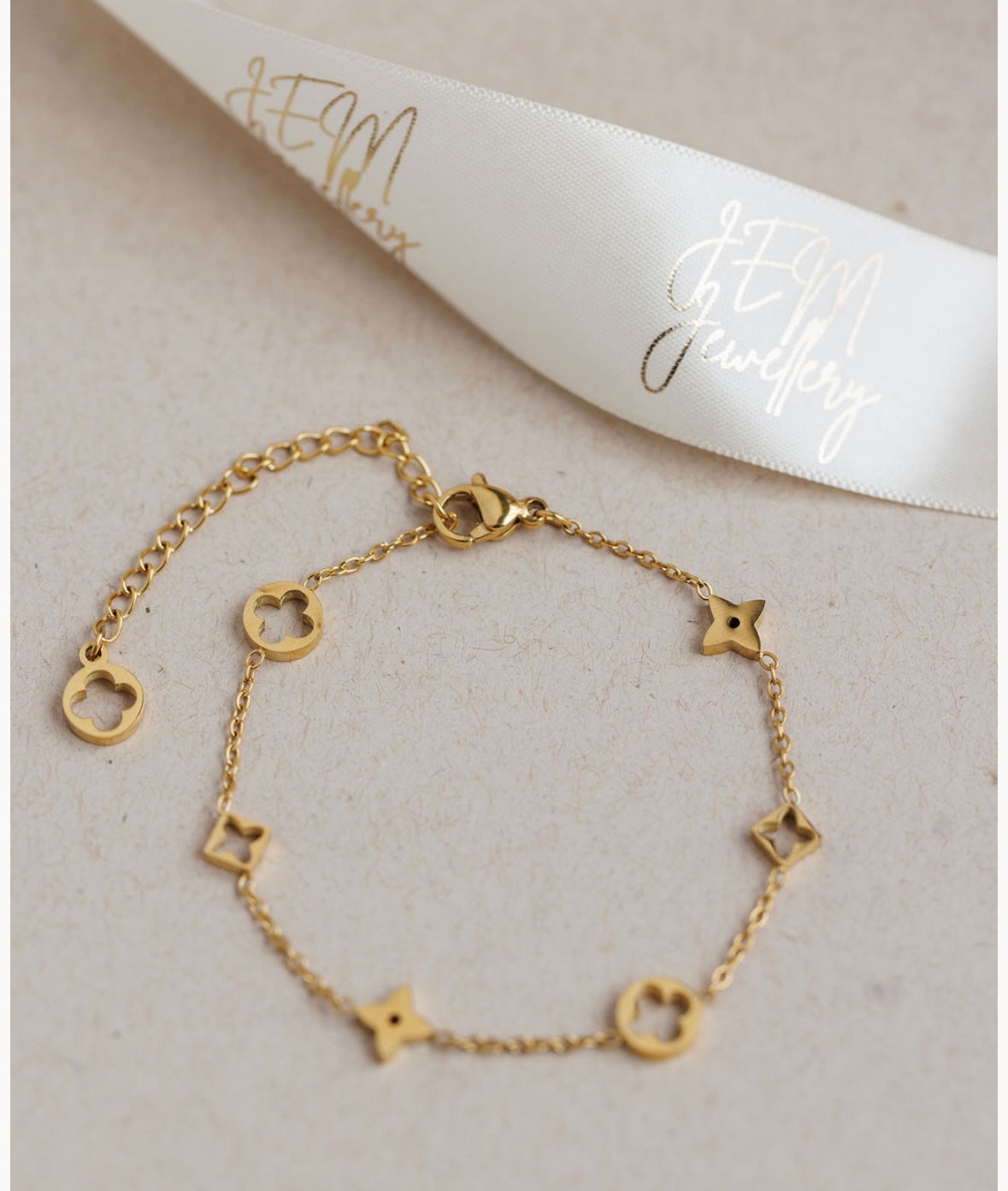 Gold Hollow Clover Bracelet