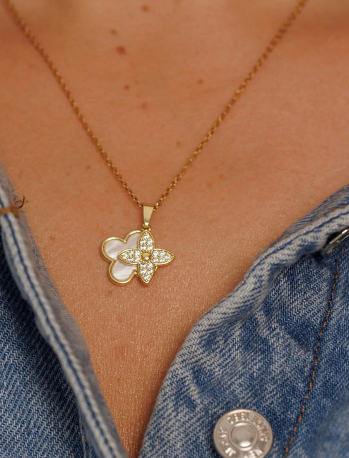 Gold Double Clover Pendant Necklace
