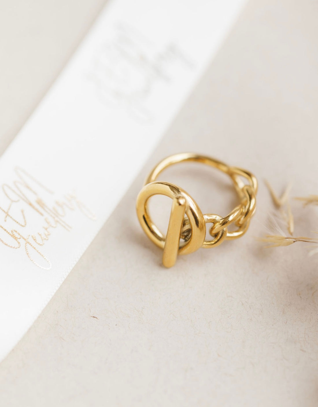 Bold Chain T-Bar Ring – 18K Gold Plated Stainless Steel