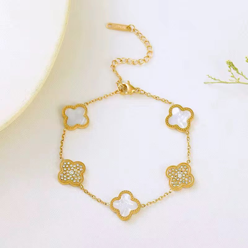 Diamante Clover Shell Bracelet