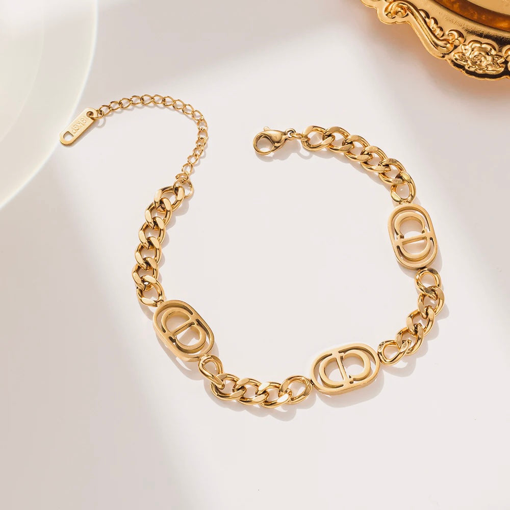 TRENDING NOW Geometric Gold Bracelet