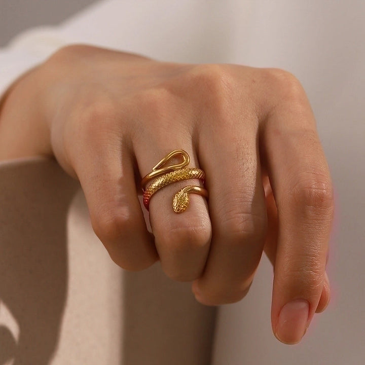 JEM Serpenté Ring.